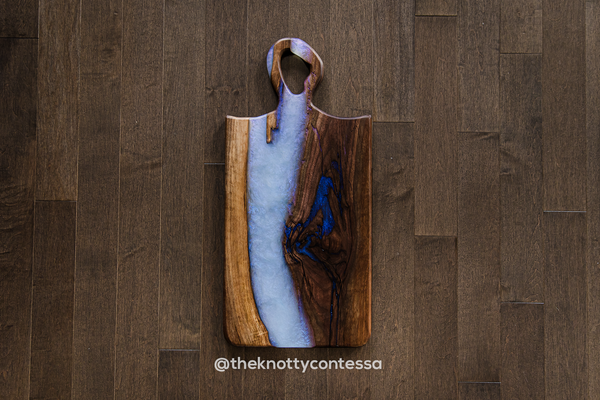 The Grande van Gogh Handle Black Walnut/Glacier Blue Charcuterie Board - CHB-GvGO-GLBL-03