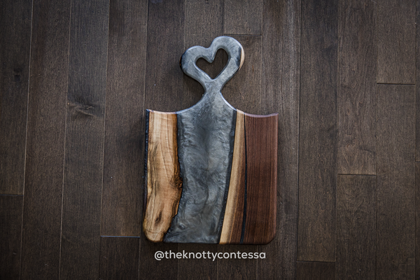 The Sweetheart Heart Handle - Black Walnut/Gun Metal Grey Charcuterie Board CHB-SHRT-GMG-09