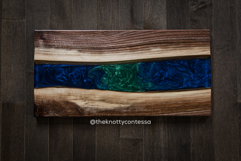 Dual Colour Charcuterie Board - Walnut / Navy Blue / Paris Green Epoxy