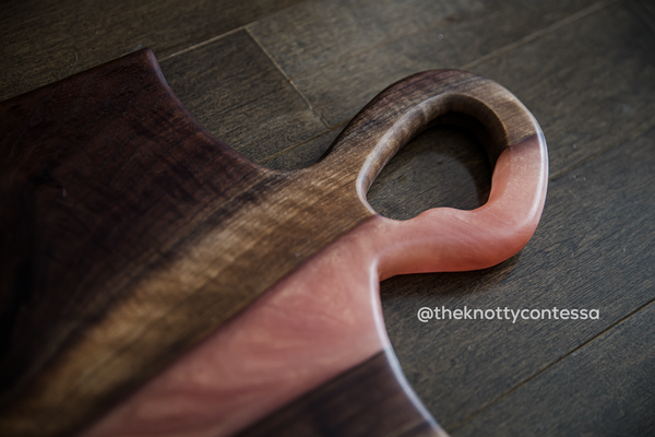 Grande van Gogh Handle - Black Walnut/Rose Gold Charcuterie Board CHB-VG-RG-01