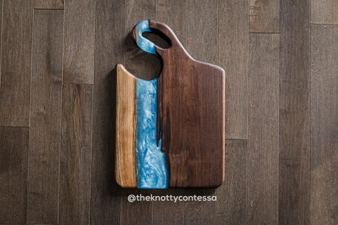 Sweetheart Easto Handle - Black Walnut/Diamond Turquoise Charcuterie Board CHB-SEST-DTQ-09