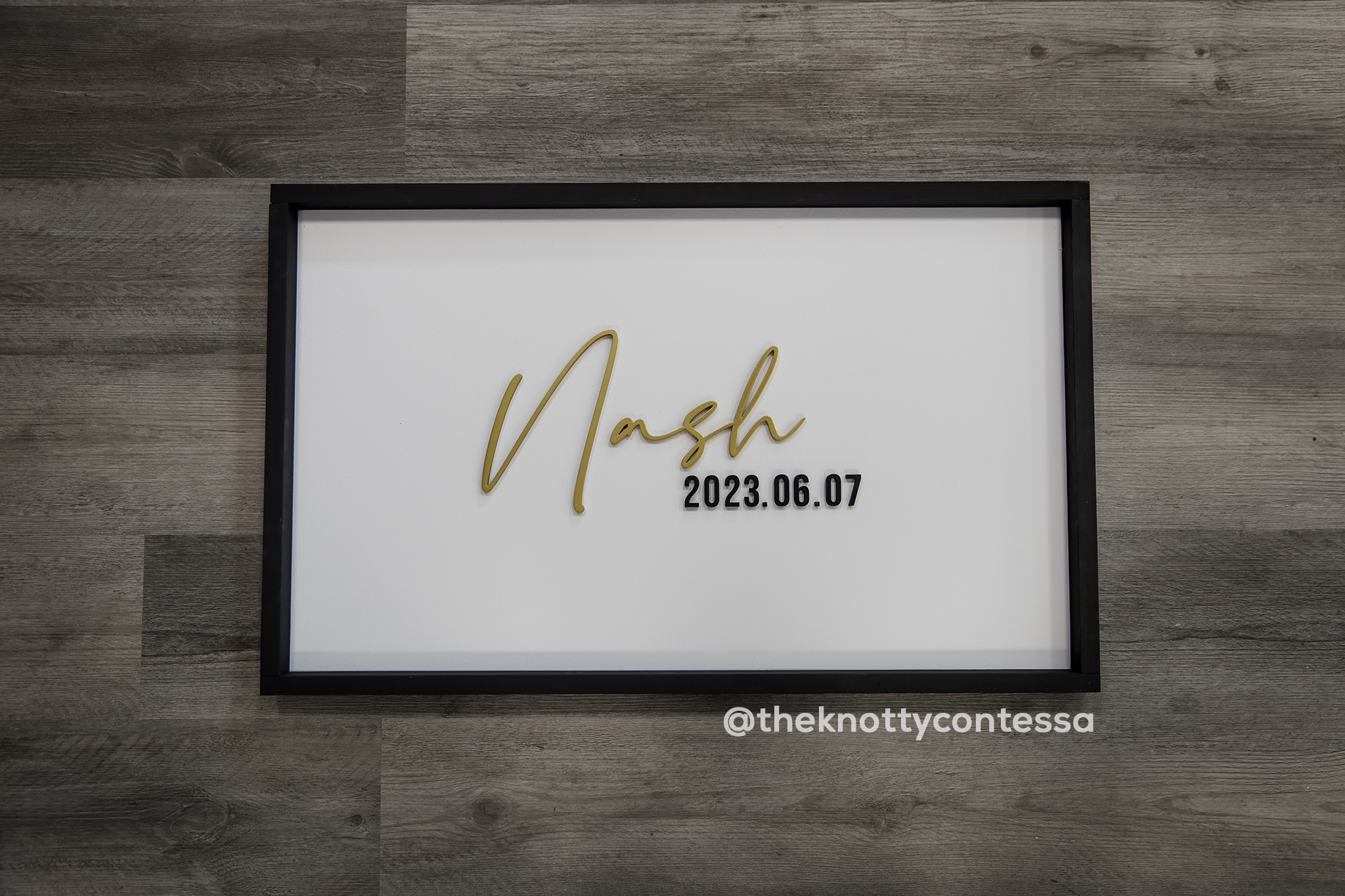 Elegant Gold and Black Wedding Signing Board / Family Name Sign with Date