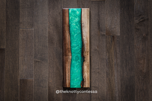The 29 Hand Luxury Live Edge Cribbage Board - Black Walnut / Paris Green Epoxy - CB-PGR-001