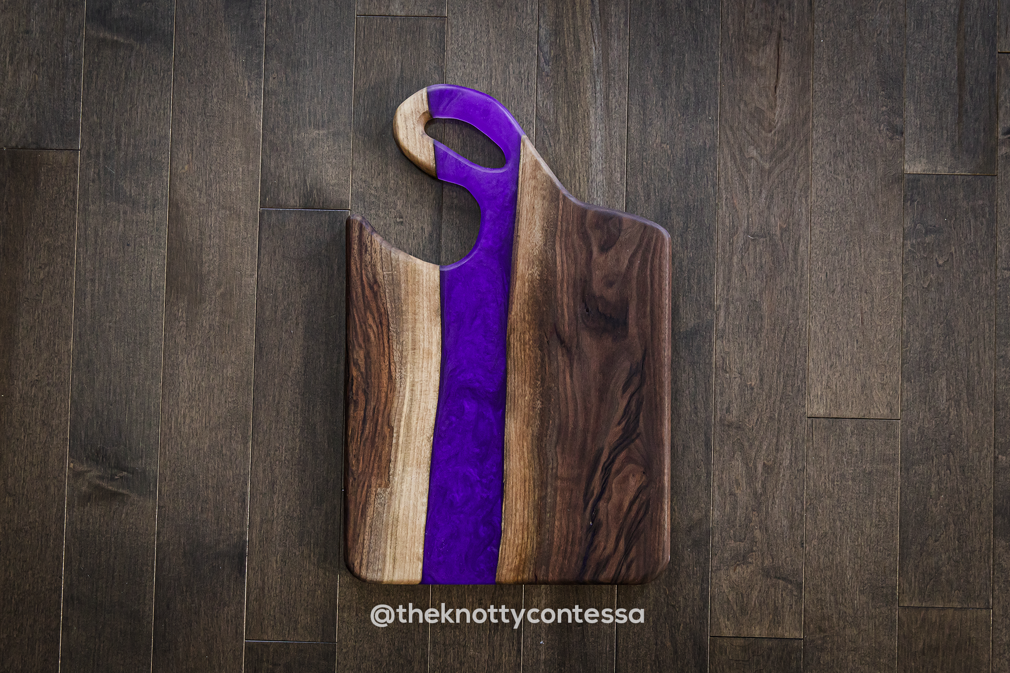 Sweetheart Easto Handle - Black Walnut/Purple Haze Charcuterie Board CHB-EST-PHZ-04