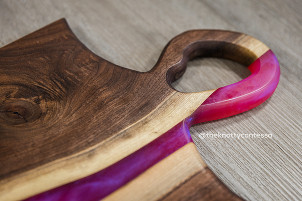 Sweetheart van Gogh Handle - Black Walnut/Pink- Violet Colour Shift Charcuterie Board CHB-SvGO-PKVI-03