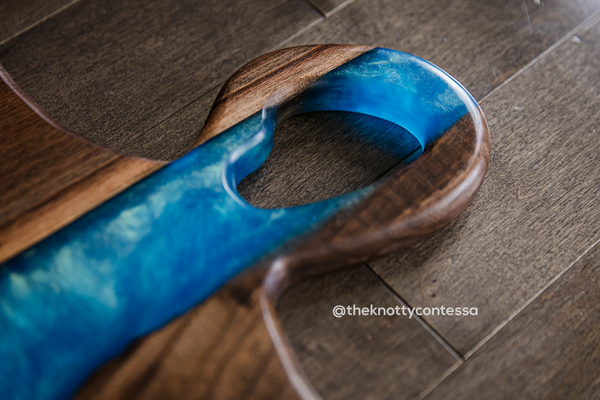 Sweetheart van Gogh Handle - Black Walnut/Gold Blue Charcuterie Board CHB-SvGO-GBL-06