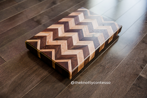 Chevron Pattern Edge Grain Hardwood Cutting Board - Walnut/Maple CUT-CHEV-01