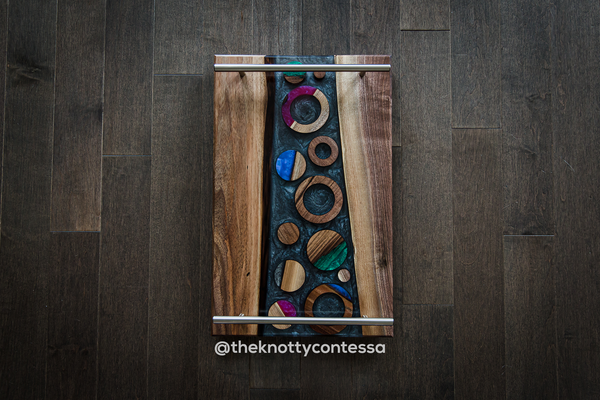 Due nel Vetro - Clear Epoxy Serving Board w/ Circles - Black Walnut/Gun Metal Base